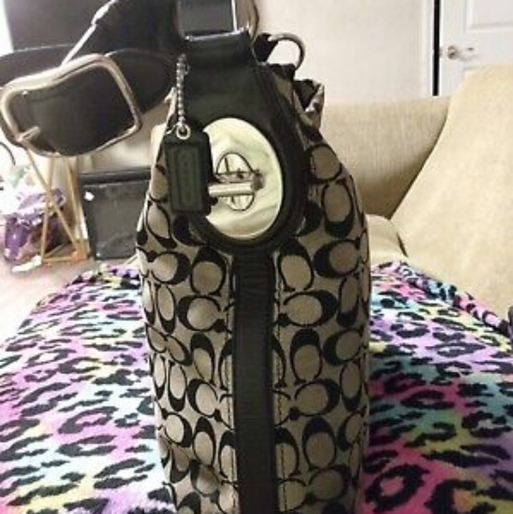 Authentic Coach Penelope Hobo